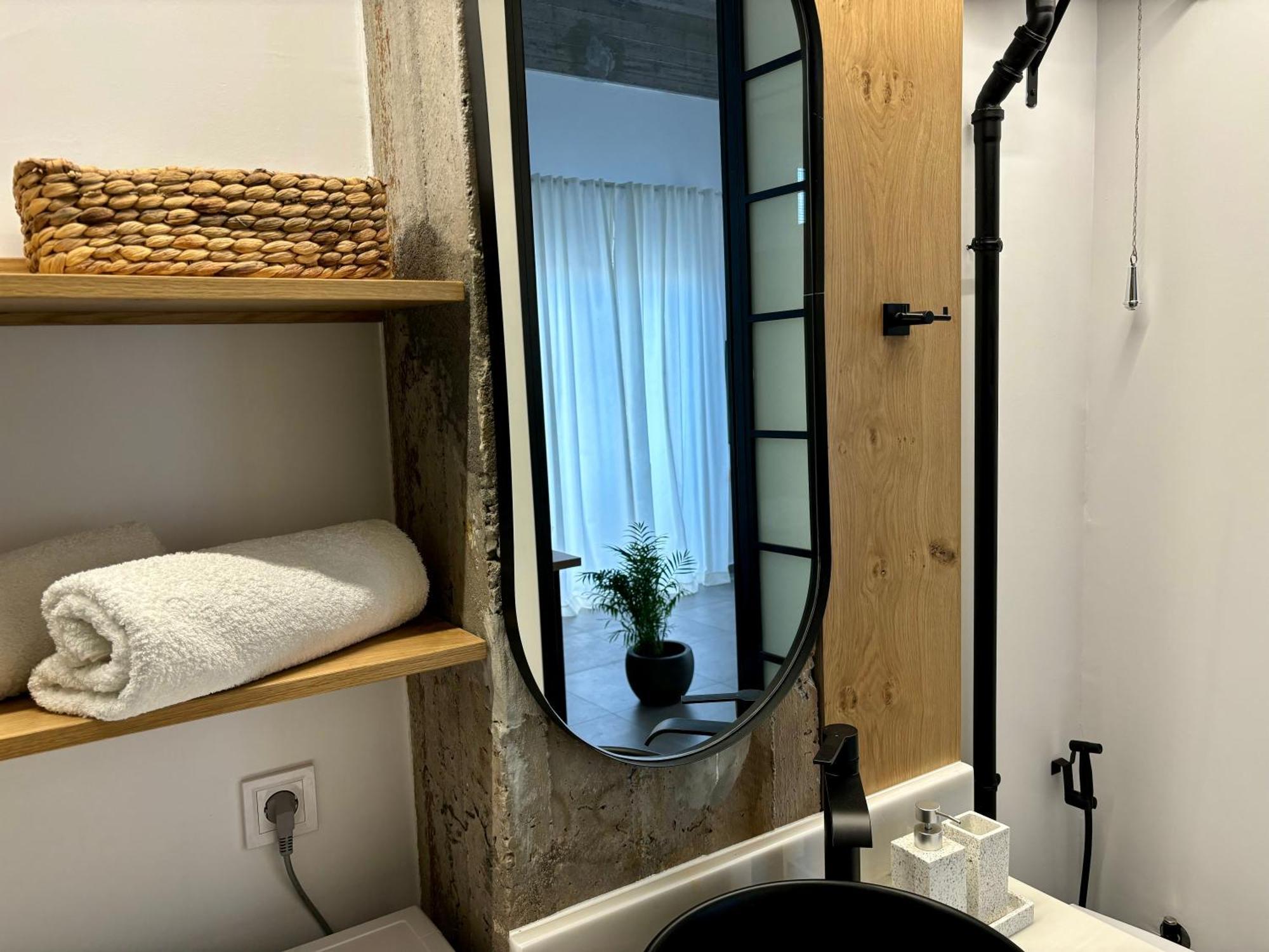 Industrial Loft Comfort Living Heraklion  Ngoại thất bức ảnh